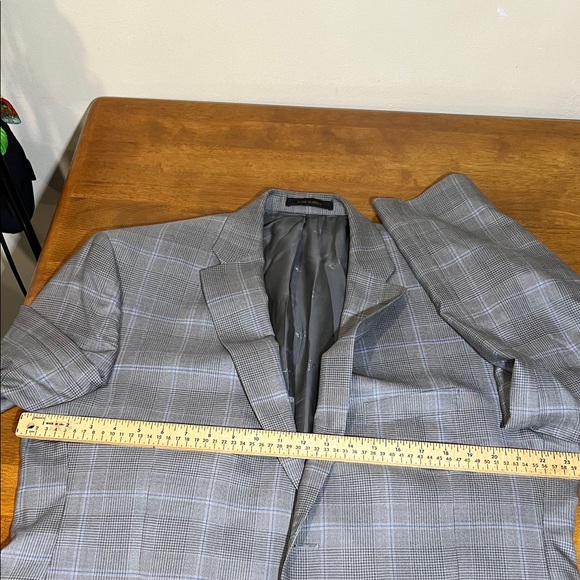 Jos A. Bank RESERVE Gray Plaid Men's Blazer Size 46 REGULAR - Picture 4 of 10